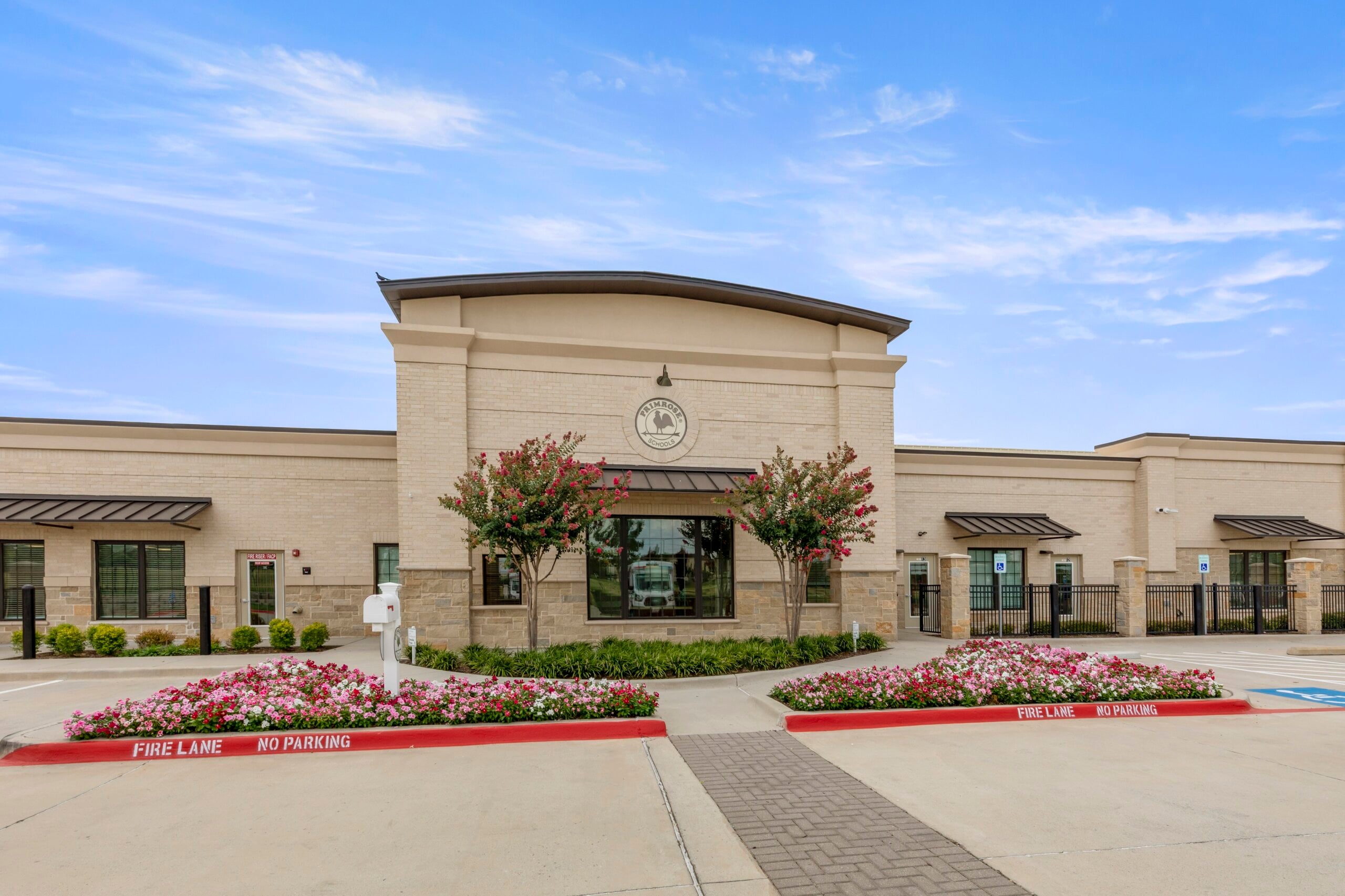 Primrose North Richardson at Lookout school building