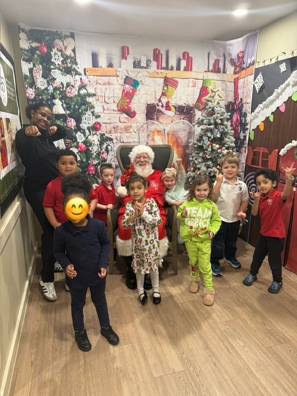 Photos with Santa Primrose Smyrna!