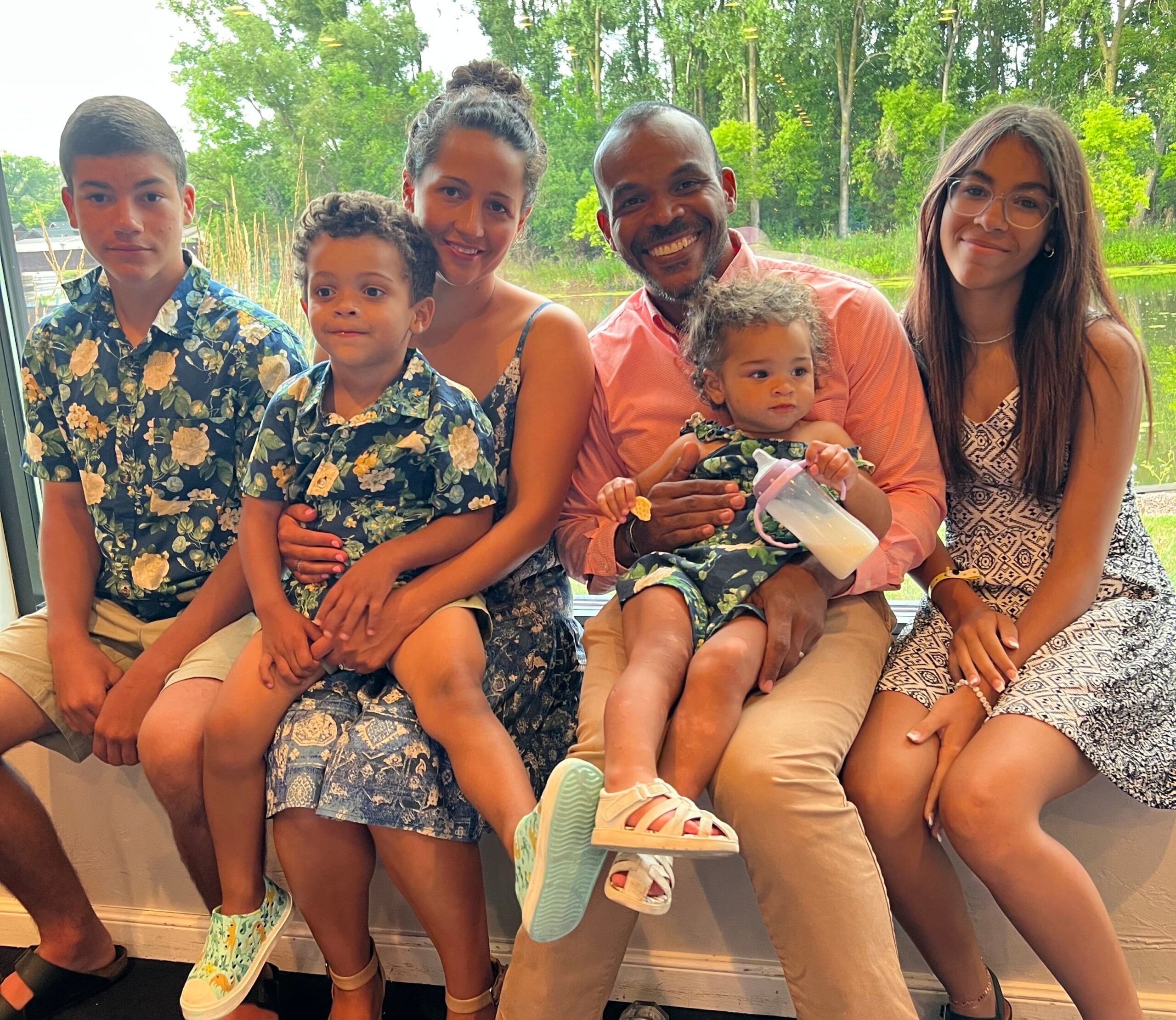 williams family photo, parents theo and hayley with their four children